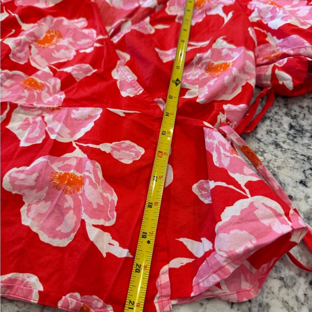 Old Navy Red Pink Floral Wrap Blouse Medium - Picture 7 of 8